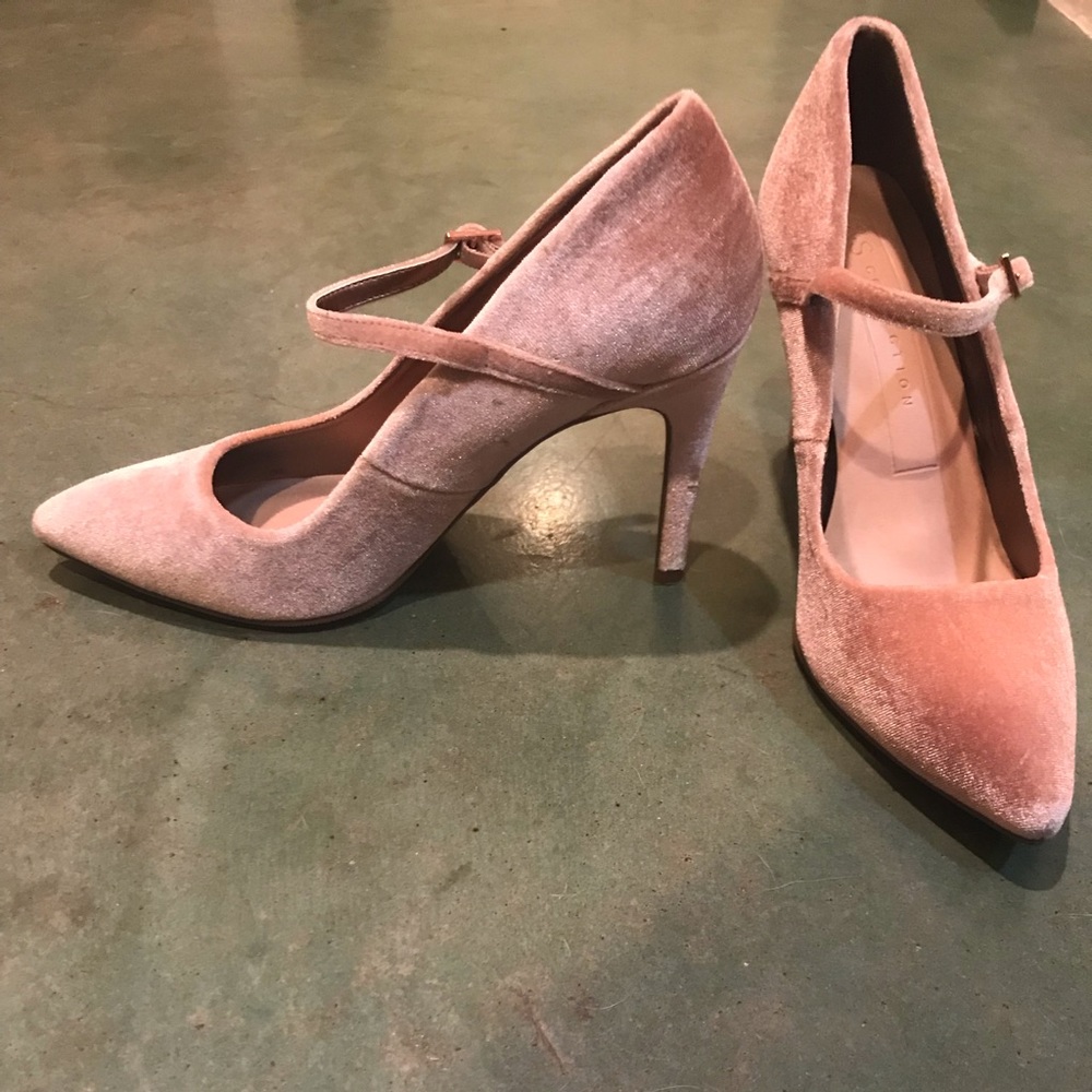 Pink velvet heels, size 8